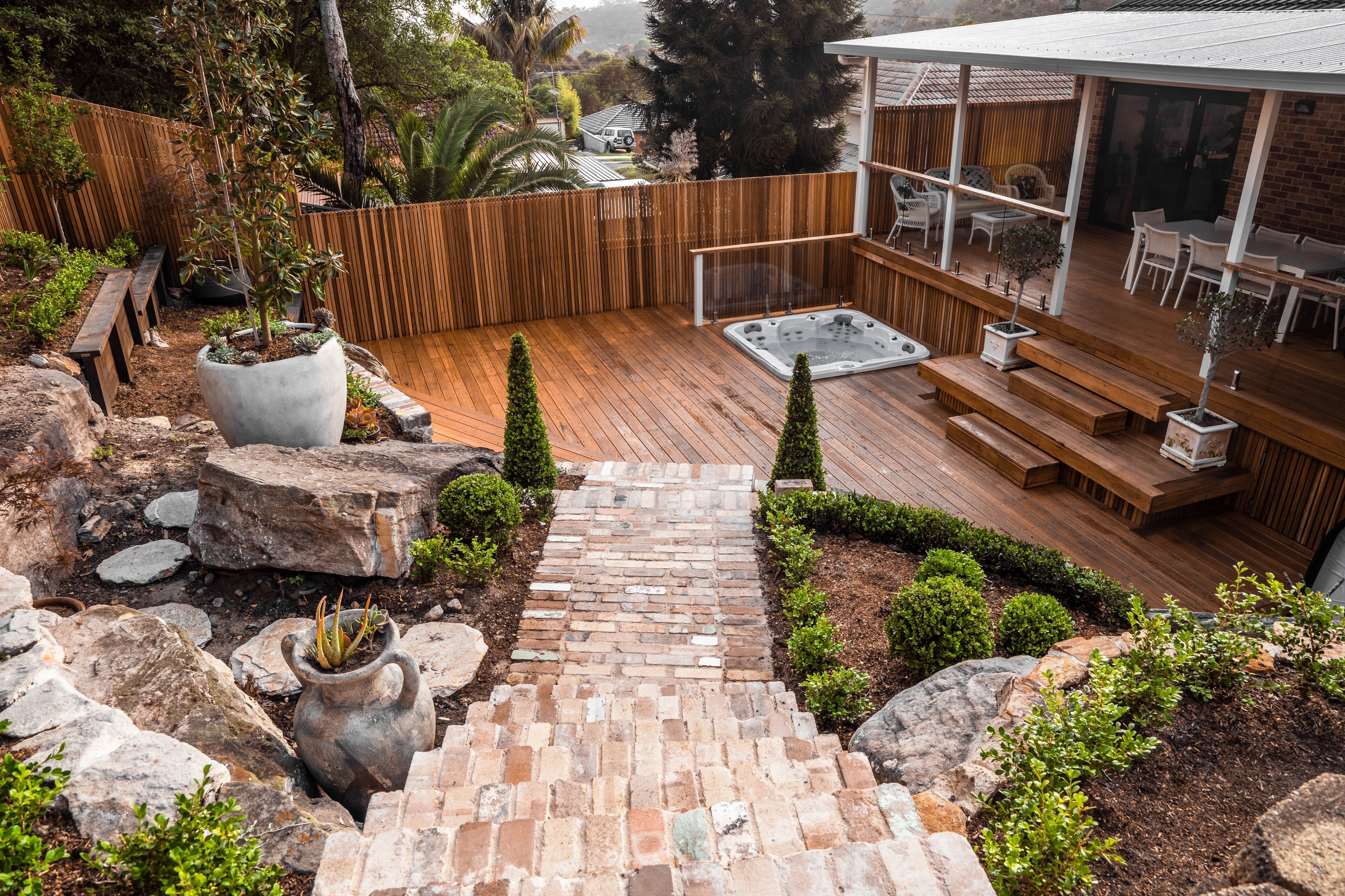 Outdoor living renovation Wollongong by VIKING Design + Build