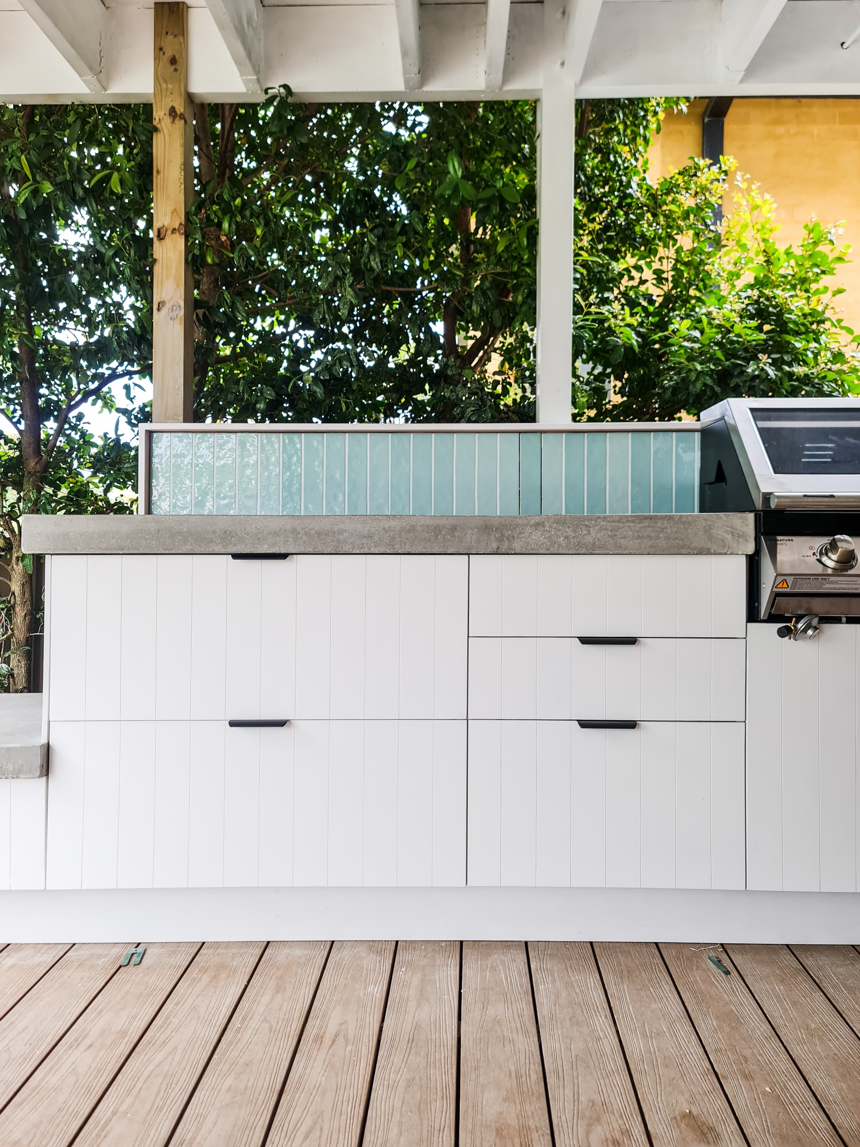Oyster Bay outdoor kitchen VIKING Design Build