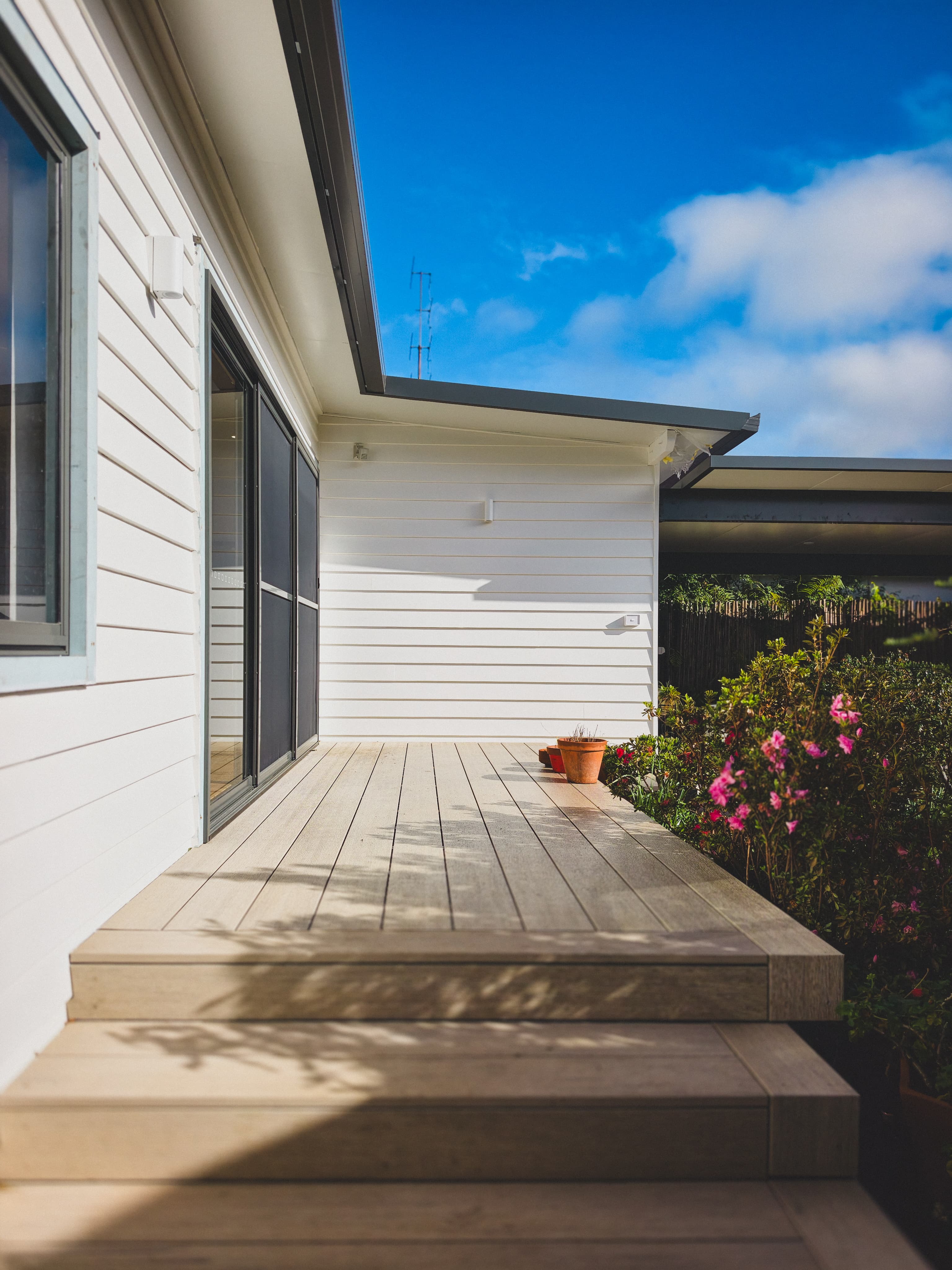 Wollongong deck and fibre cement cladding renovation VIKING Design Build